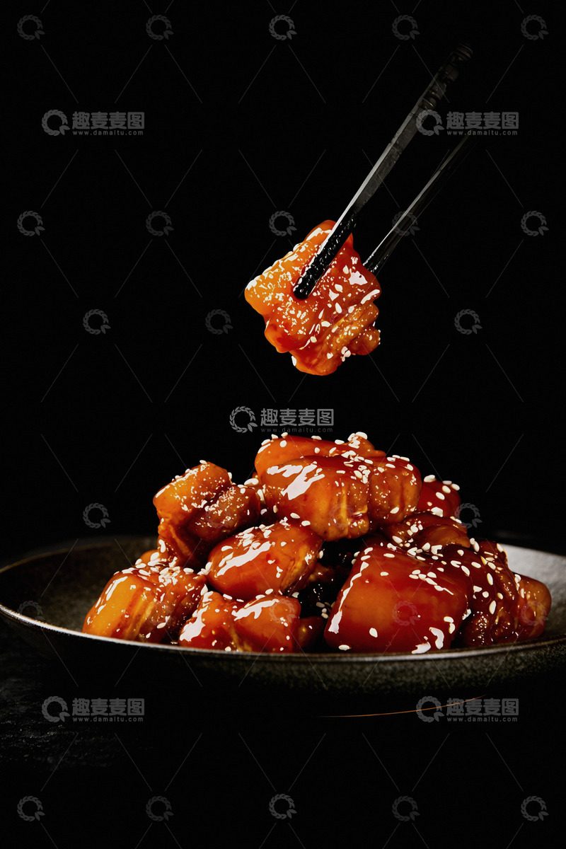 高清大图下载【趣麦麦图】-鲜香糖醋排骨筷子挑起美味1