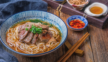 兰州牛肉面：汤汁醇厚回味长