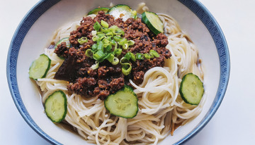 杂酱面传统老北京美食