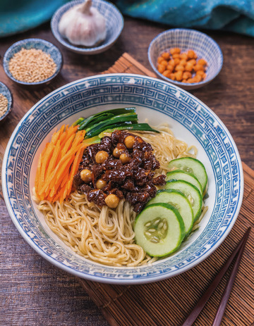 杂酱面：色香味美惹人馋