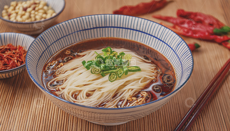 诱人重庆小面：面条劲道汤浓1