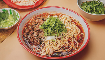 重庆小面飘香：舌尖山城味