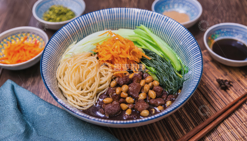 高清大图下载【趣麦麦图】杂酱面：肉酱醇厚滋味悠长1