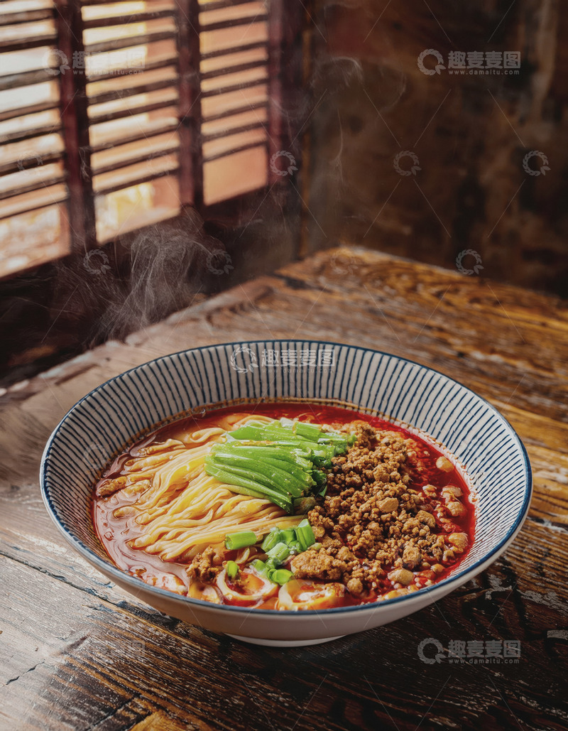 高清大图下载【趣麦麦图】鲜香重庆小面：味蕾热辣狂欢