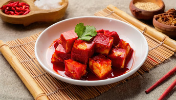 魅力红腐乳：餐桌亮眼的佳肴
