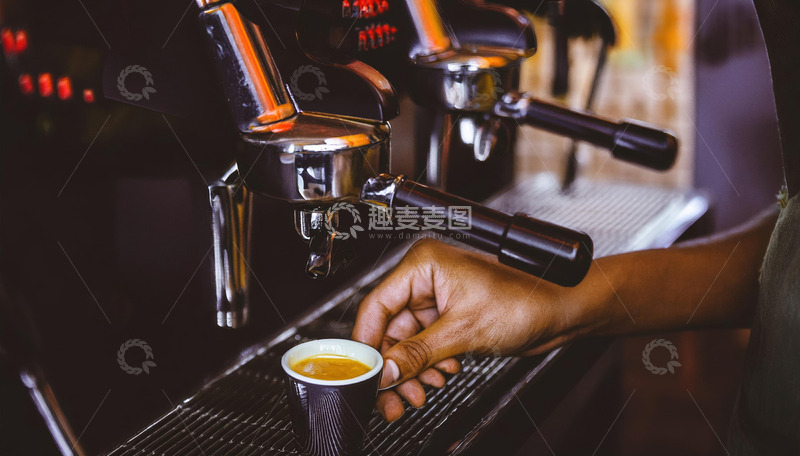 高清大图下载【趣麦麦图】咖啡机制作咖啡