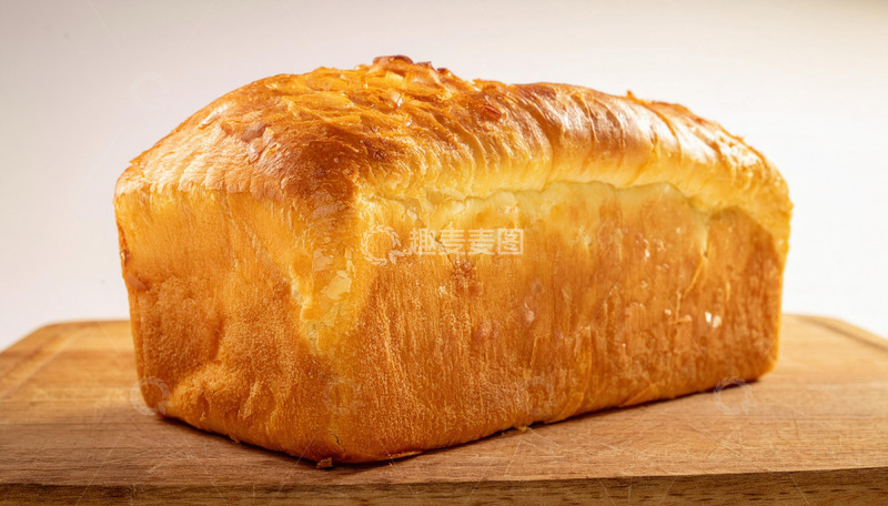 金黄面包打造温馨下午茶