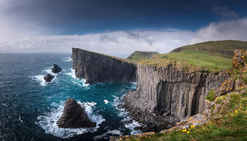 壮丽海边悬崖作海报背景超震撼