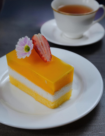 黄色芒果奶油蛋糕甜品2