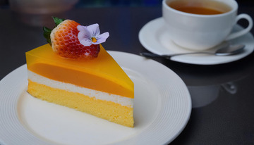 黄色芒果奶油蛋糕甜品1