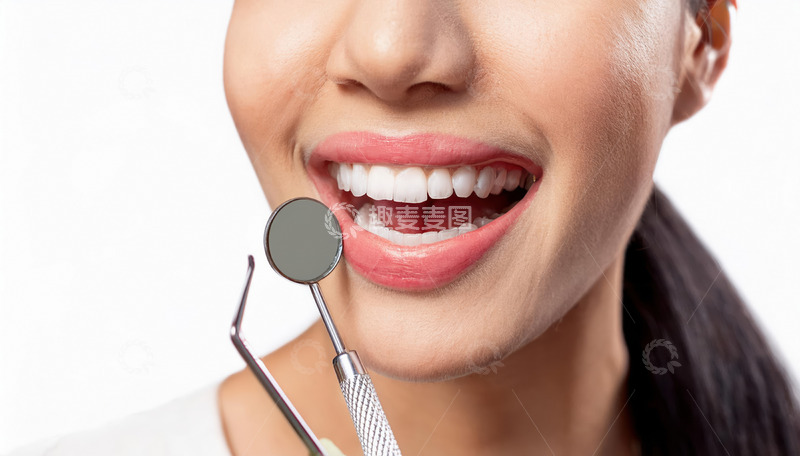 用工具检查牙齿1