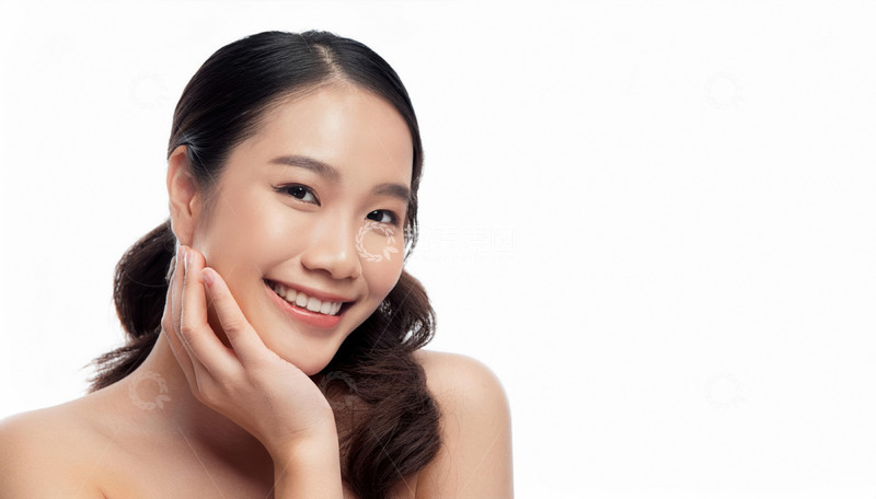 背景简洁的笑容