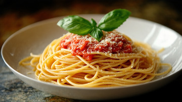 美食辣酱拌面面条摄影