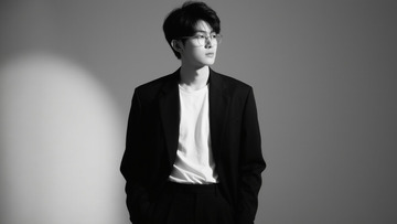 创意黑白风西装现代男士摄影写真