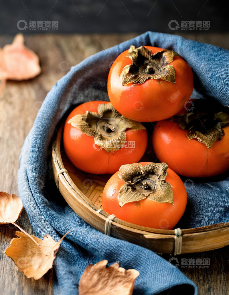 高清大图下载【趣麦麦图】竹篮柿影，秋意悠悠韵味长