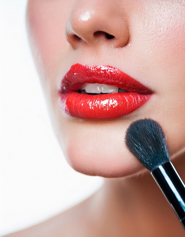 粉唇衔珠，诠释梦幻浪漫风情