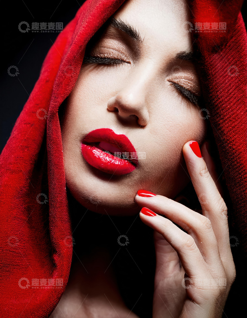 高清大图下载【趣麦麦图】红纱遮眸，红唇流转万种风情