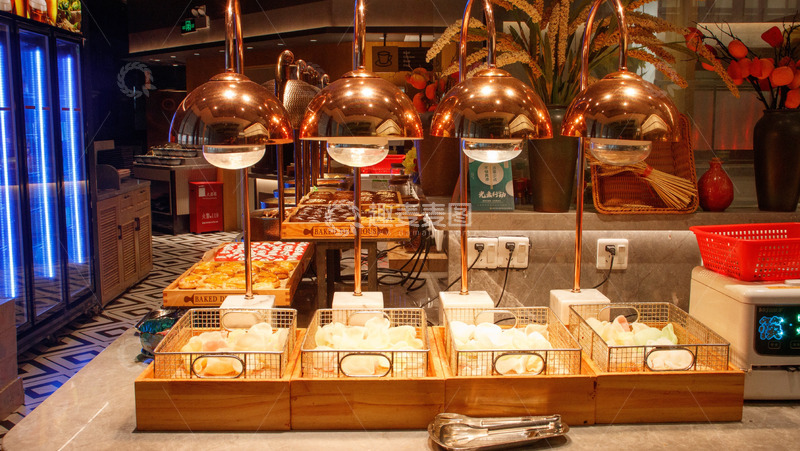 高清大图下载【趣麦麦图】餐厅内精致的美食自助陈列区