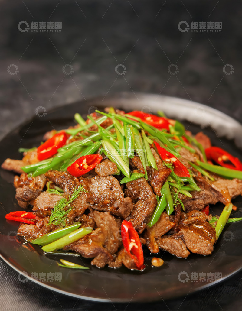 高清大图下载【趣麦麦图】葱香红椒炒牛肉，舌尖上的热辣诱惑