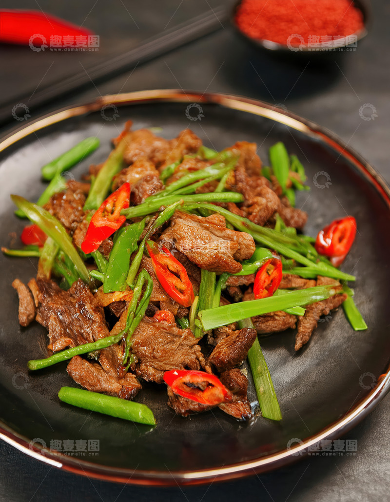 高清大图下载【趣麦麦图】尖椒炒牛肉，鲜香热辣好滋味