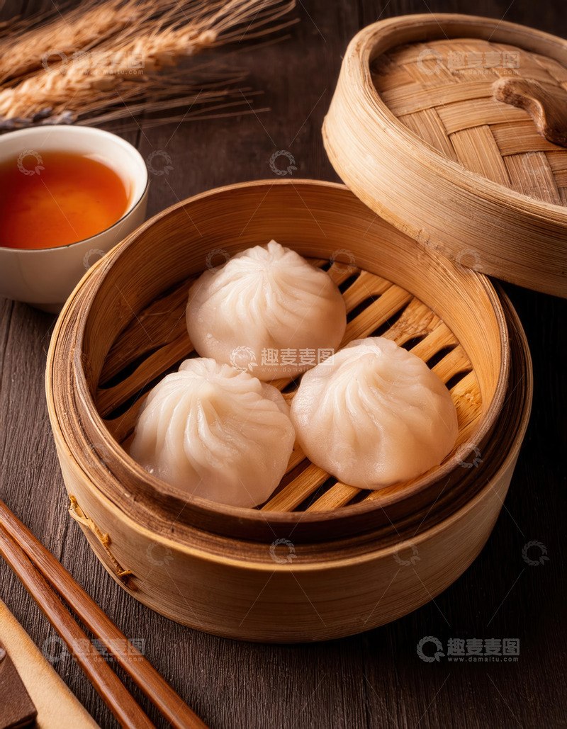 高清大图下载【趣麦麦图】水晶包:竹笼小笼包搭配香茗的雅景