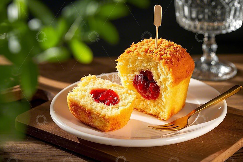 高清大图下载【趣麦麦图】果酱夹心蛋糕木签金色叉子玻璃杯