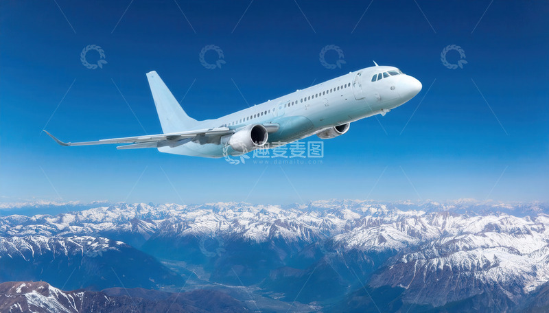 高清大图下载【趣麦麦图】飞越雪山的银白民航客机