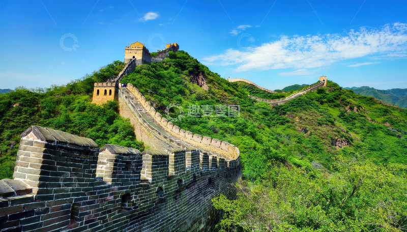 高清大图下载【趣麦麦图】蓝天青山间绵延的长城风光