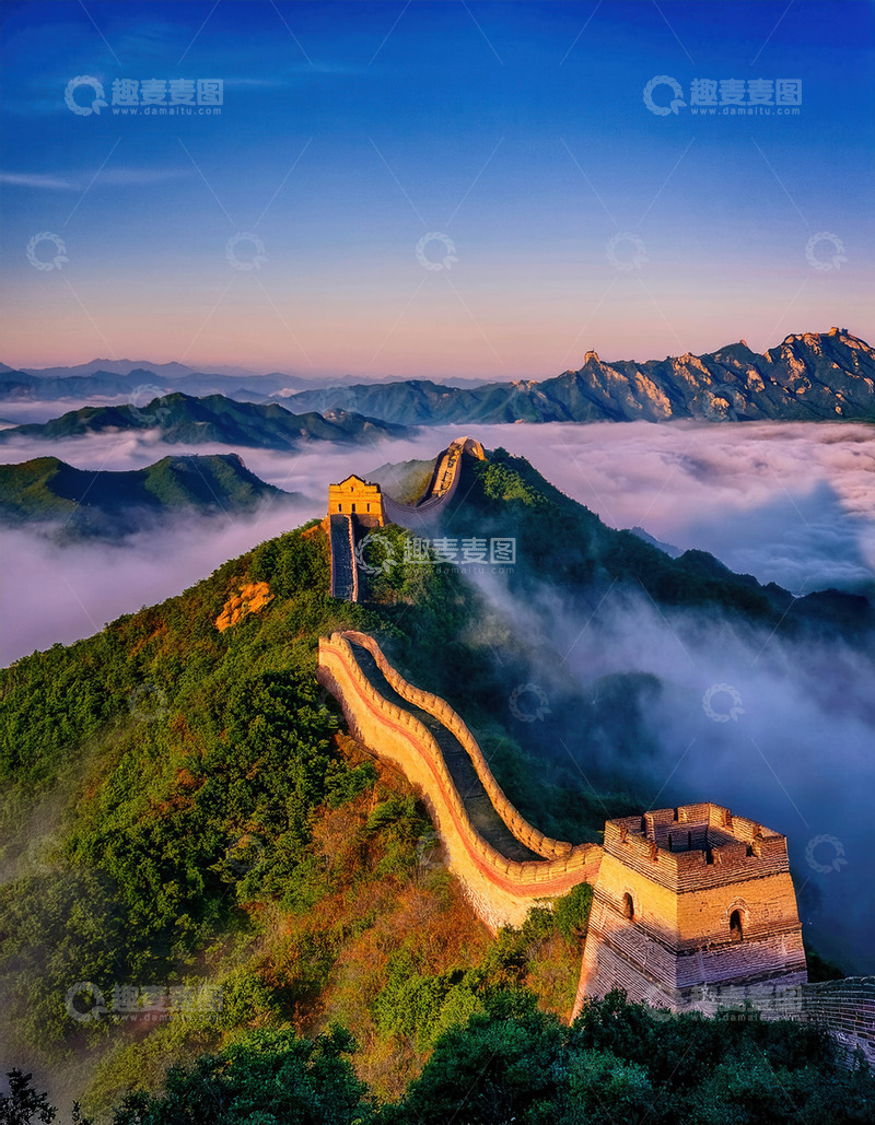 高清大图下载【趣麦麦图】云海青山间闪耀的千年长城