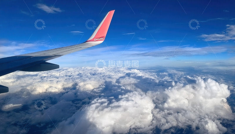 高清大图下载【趣麦麦图】红尾机翼穿入云海的空中美景