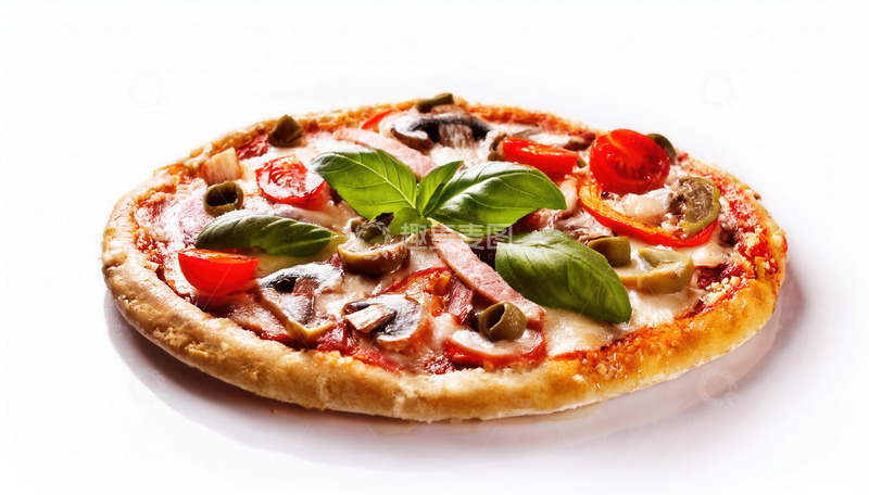 高清大图下载【趣麦麦图】白底上丰富食材的美味罗勒叶披萨