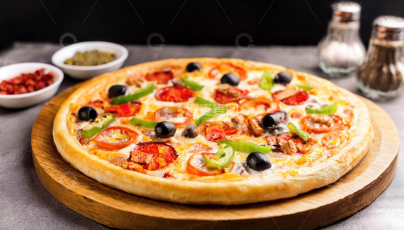 高清大图下载【趣麦麦图】木盘上多彩食材的美味蔬菜披萨