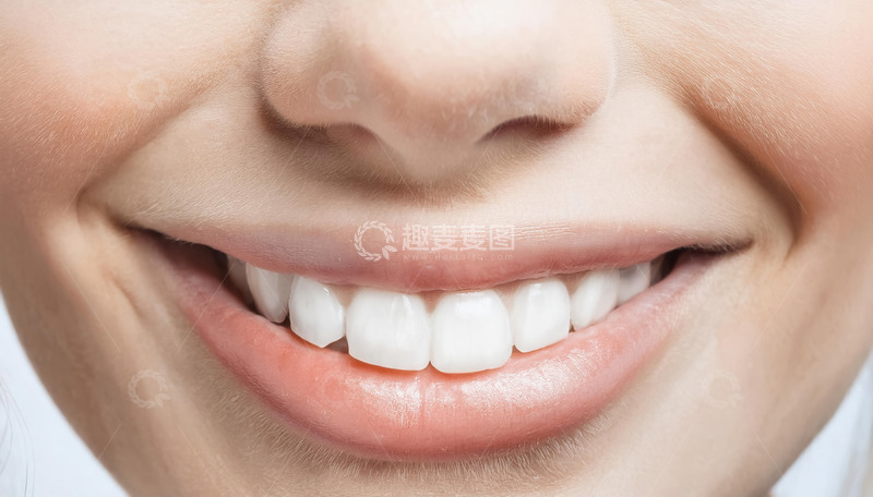 高清大图下载【趣麦麦图】展现自信笑容的一口洁白牙齿