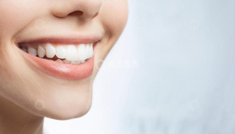 高清大图下载【趣麦麦图】绽放灿烂笑容 露出整齐洁白牙齿