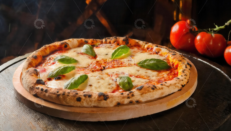 高清大图下载【趣麦麦图】木盘上罗勒叶点缀的美味披萨