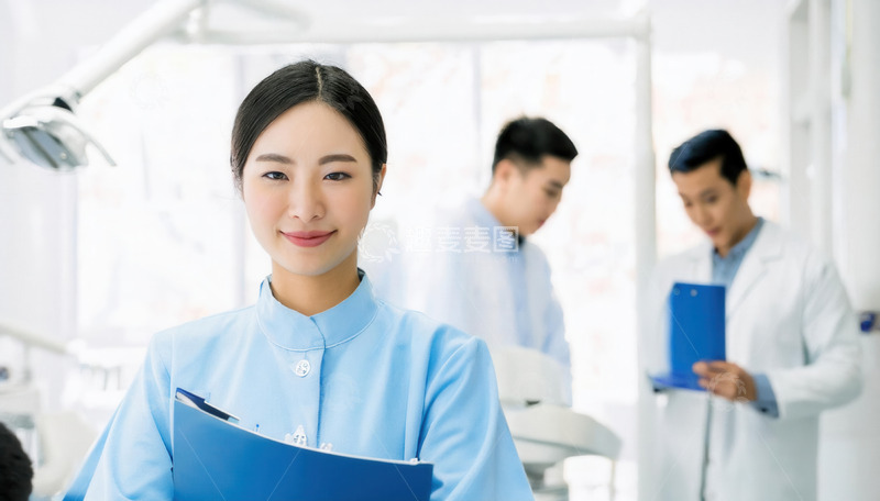 高清大图下载【趣麦麦图】牙科医护微笑，传递专业与温暖