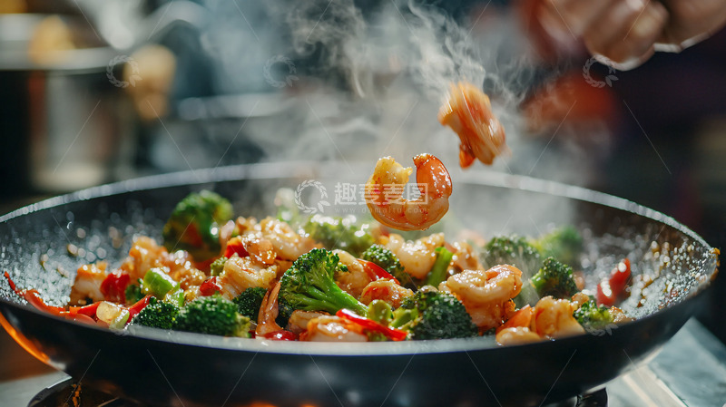 高清大图下载【趣麦麦图】热气腾腾的虾仁西兰花炒饭