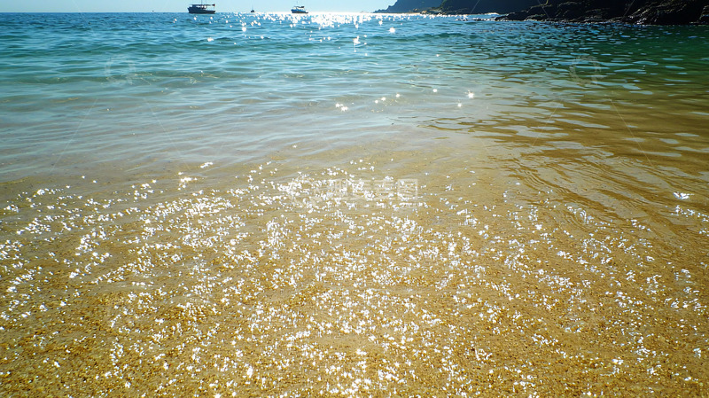 高清大图下载【趣麦麦图】清澈海水轻拍沙滩