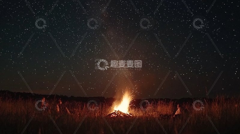 高清大图下载【趣麦麦图】星空篝火夜间露营