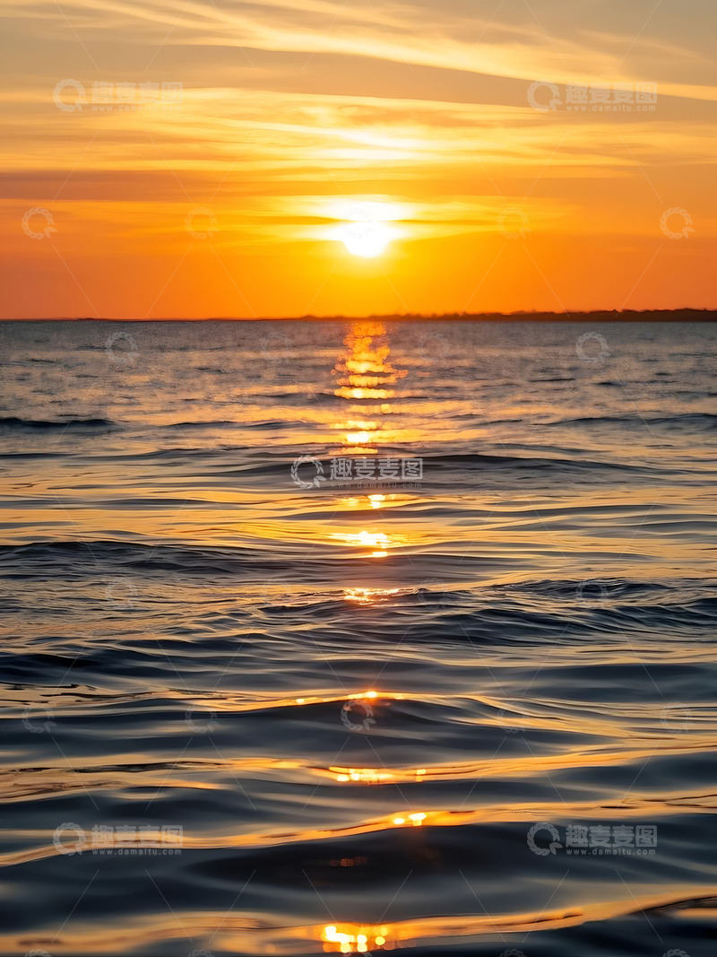 高清大图下载【趣麦麦图】平静水面的落日