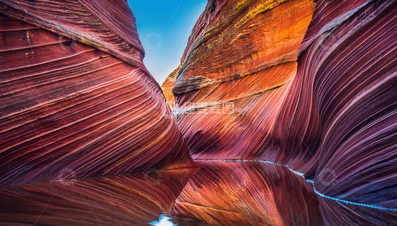 高清大图下载【趣麦麦图】波状砂岩与水中倒影的梦幻奇景