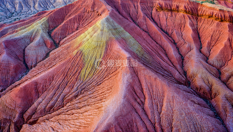 高清大图下载【趣麦麦图】五彩斑斓的褶皱山地绝美风光