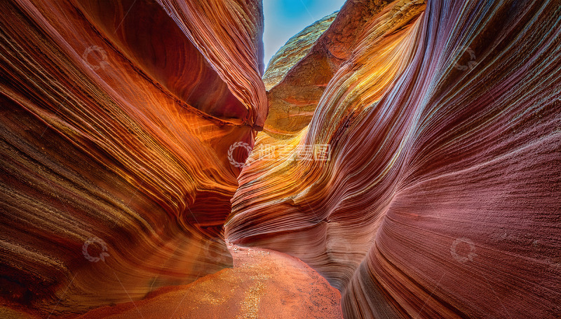 高清大图下载【趣麦麦图】斑斓砂岩峡谷内的奇幻纹理世界