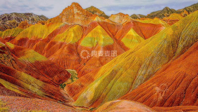 高清大图下载【趣麦麦图】斑斓绚丽的天然七彩丹霞景观