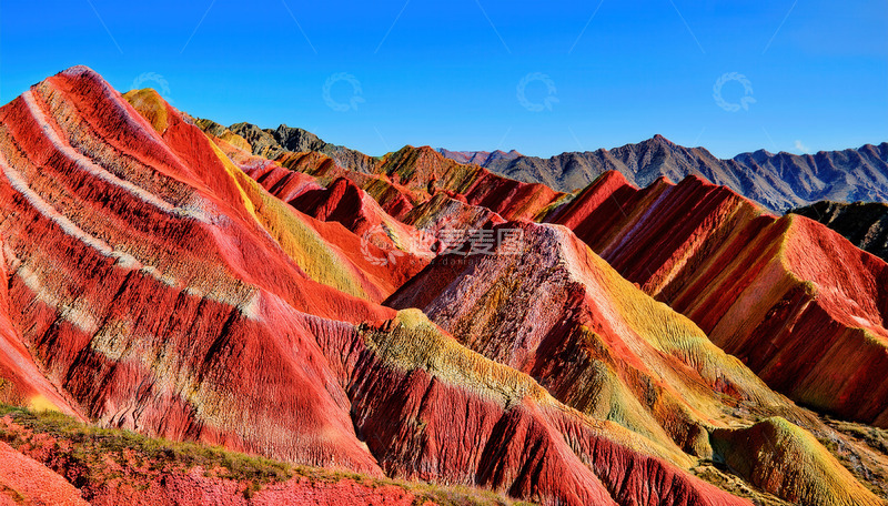 高清大图下载【趣麦麦图】蓝天之下绚烂多姿的七彩丹霞山