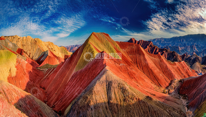 高清大图下载【趣麦麦图】蓝天之下五彩斑斓的丹霞奇景