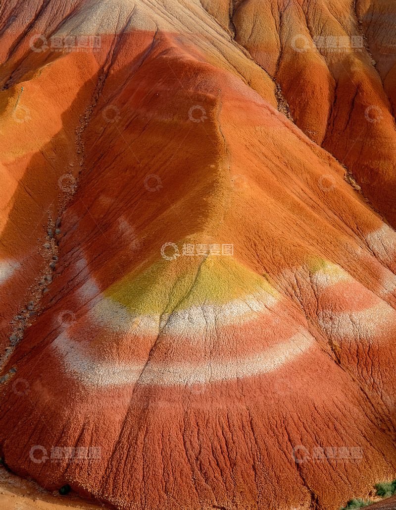高清大图下载【趣麦麦图】纹理斑斓的梦幻七彩丹霞山体