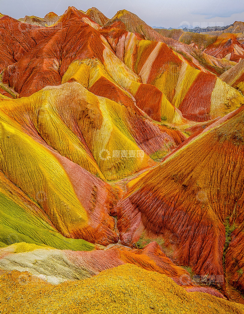 高清大图下载【趣麦麦图】缤纷色彩勾勒的壮丽丹霞地貌