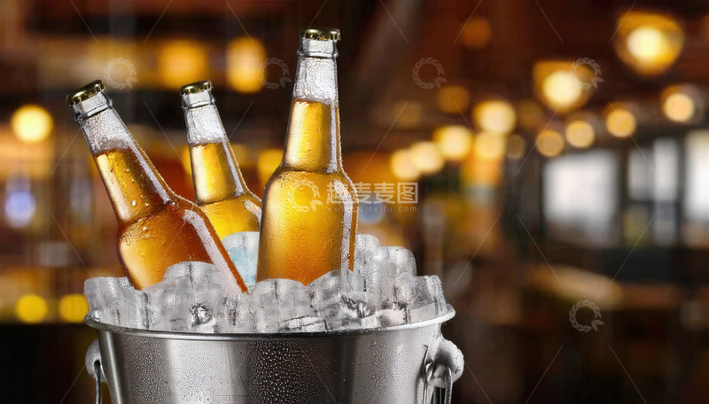 高清大图下载【趣麦麦图】冰桶中啤酒，静候惬意畅饮时