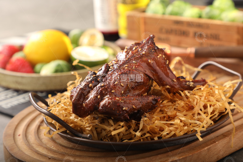 高清大图下载【趣麦麦图】炭烧鸽摄影图